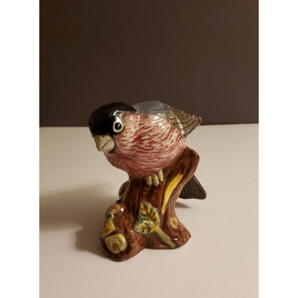 Royal Doulton Animals Collection 2005 Porcelain Bullfinch Figurine - Picture 1 of 6